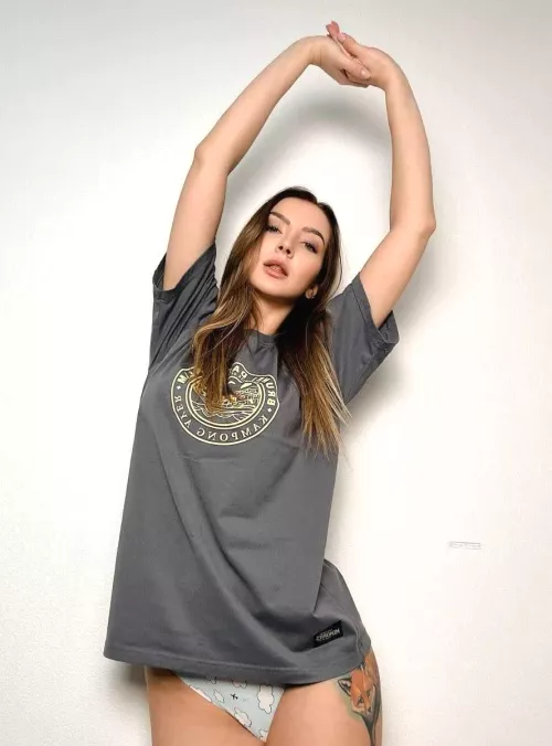 Keeping my self classy by Secrethoneygirl