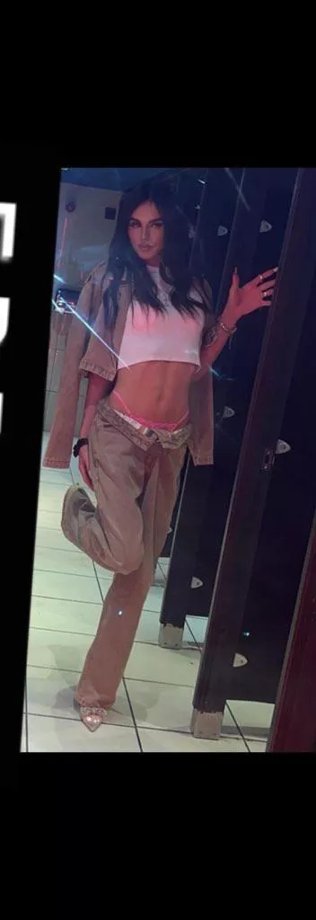 Kiss my pretty white toes  posted by Alarmed_Plum_156