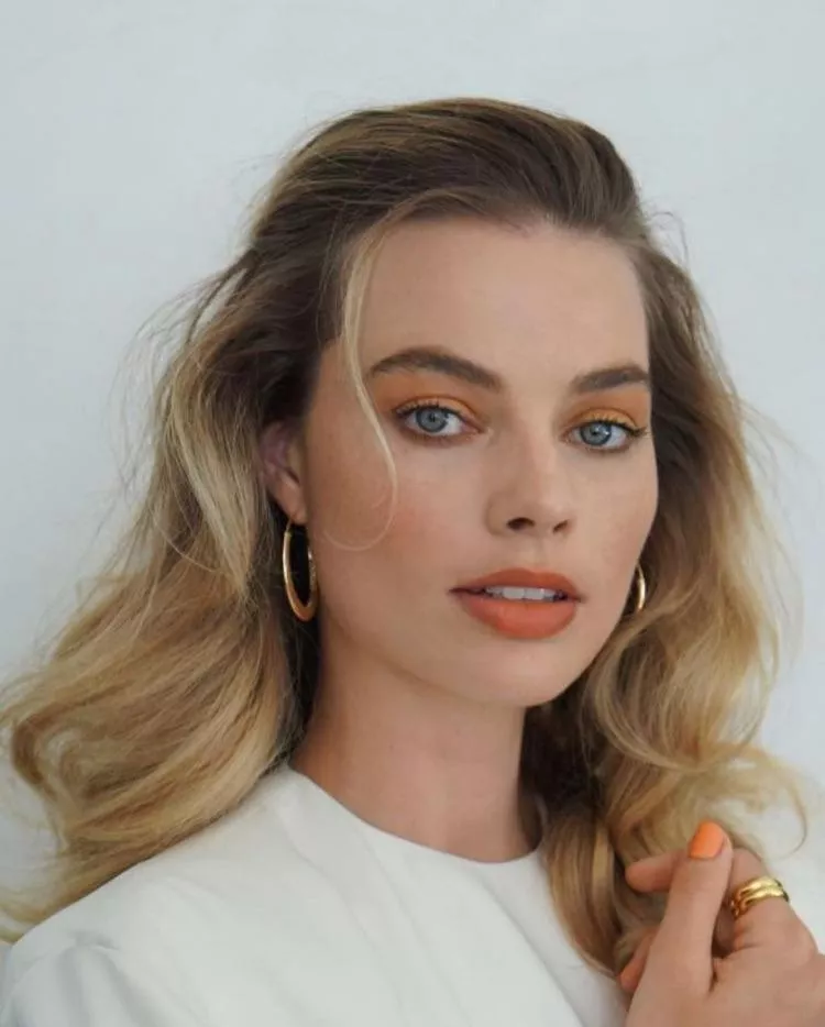 Margot Robbie posted by Candid-War855