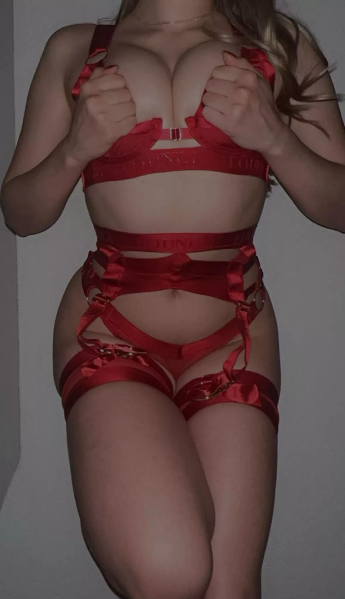 Tell me your height and I'll guess your size posted by Aliciaa_cutie