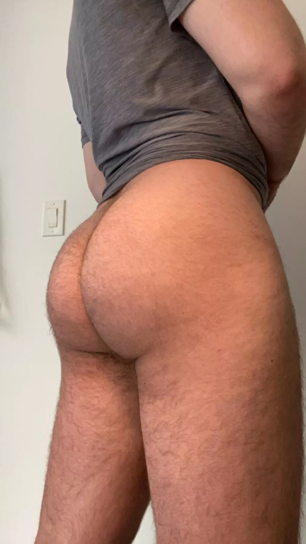 Today is leg day  posted by UncutMeat99