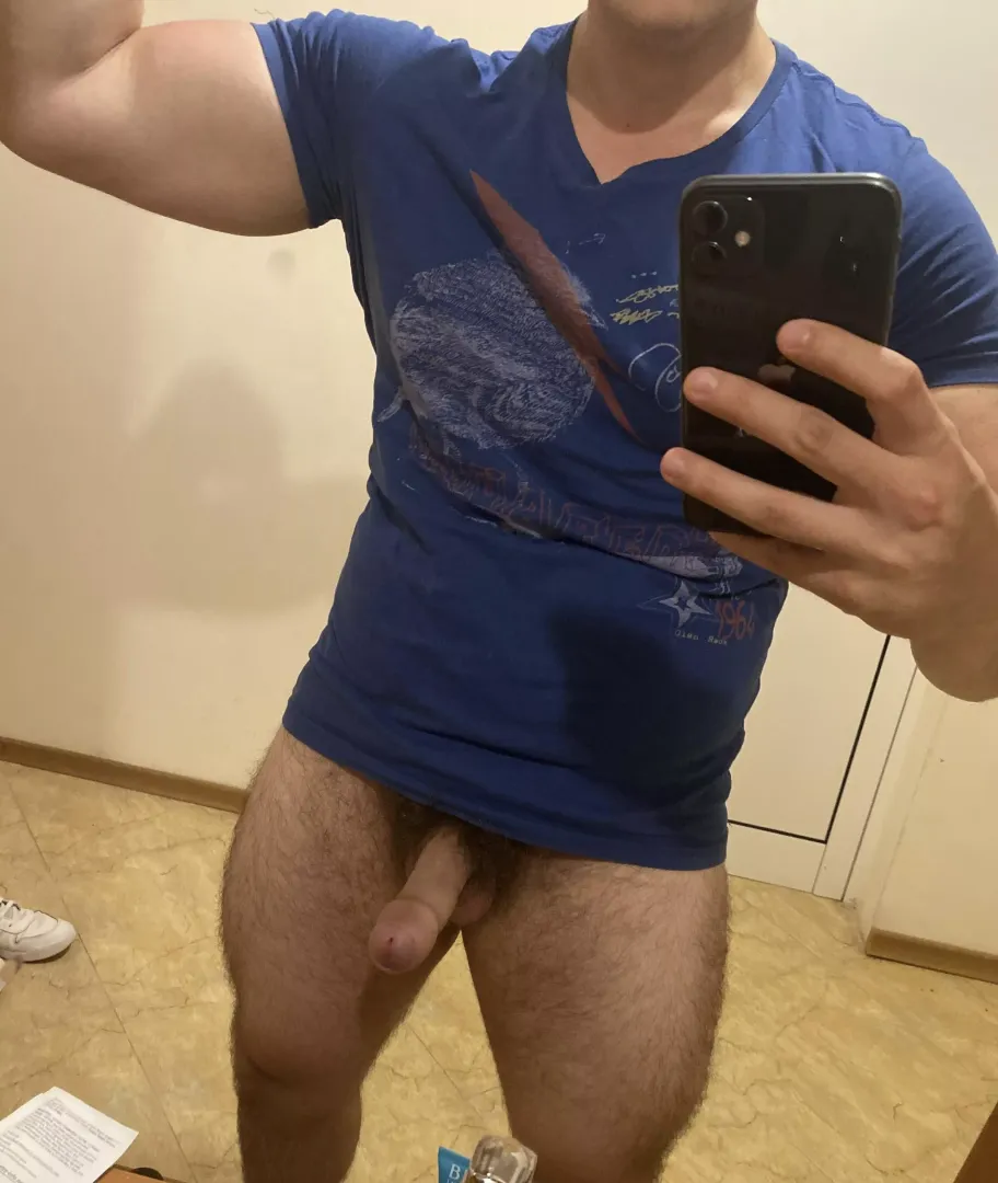 Wanna wrestle in the sheets ? [20] posted by Naughty-collegeboy