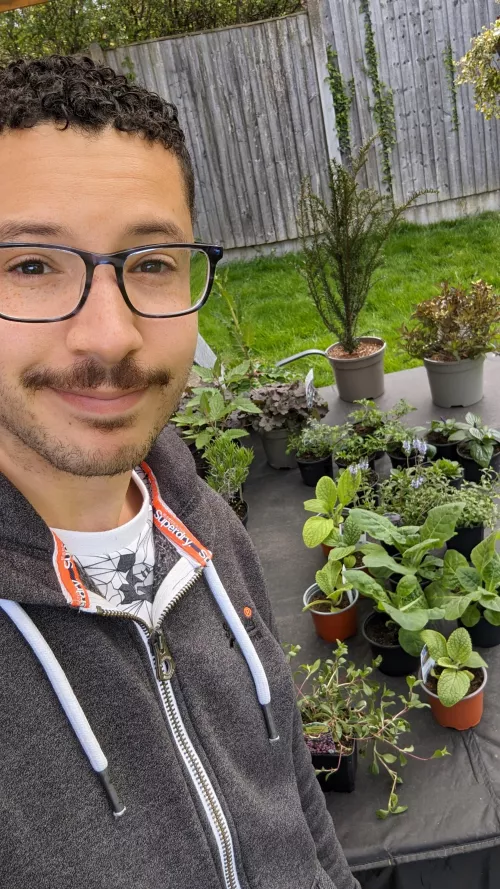 When you're sad you just buy plants right? by isarobots