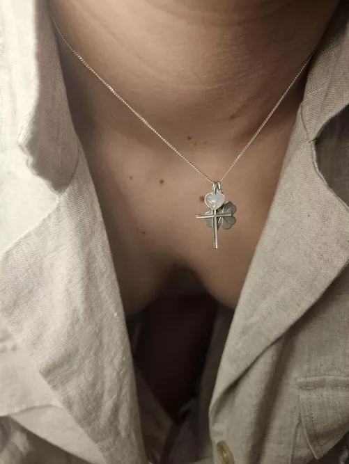 Who would fuck a virgin 18yo with small tits? by basham95