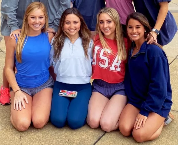 Who's blowing you on her knees [4] by Ok_Vacation8181