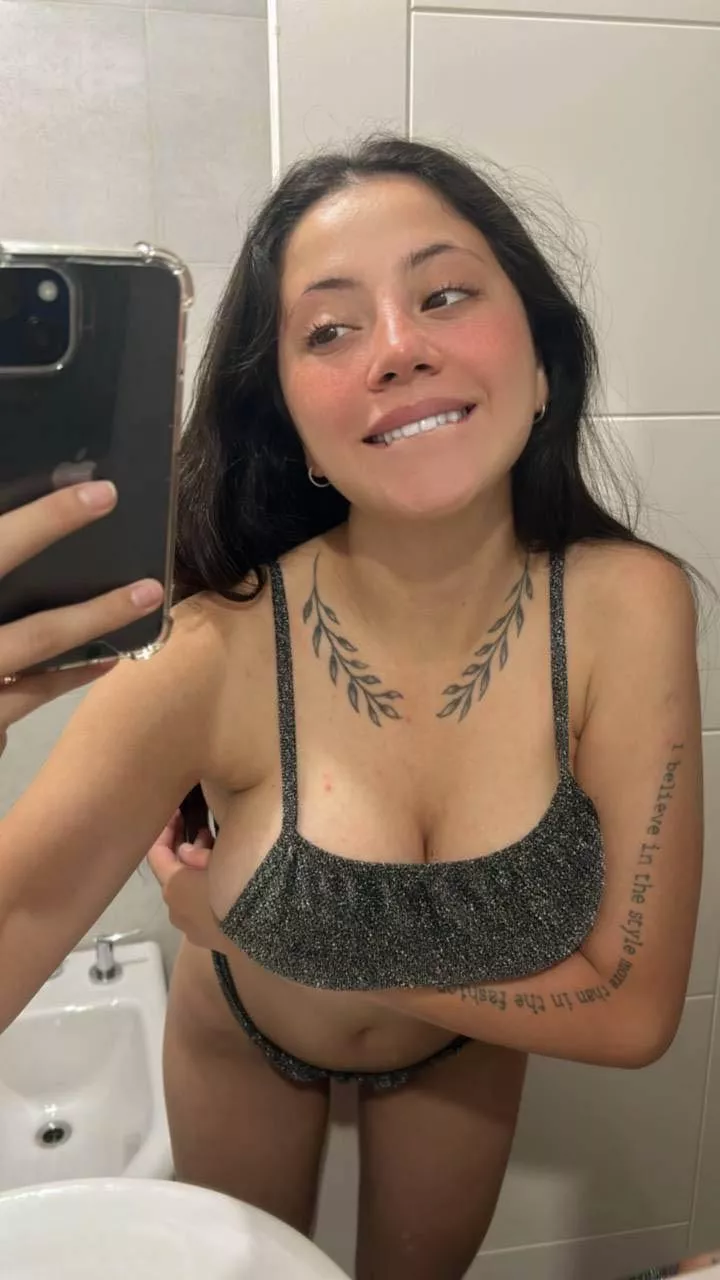 Would you let me ride your face? posted by Glitter2bunny