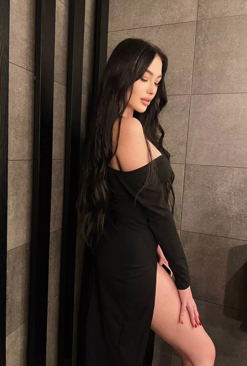 Yes, I chose a dress to match my hair color posted by FBisBetterThanReddit