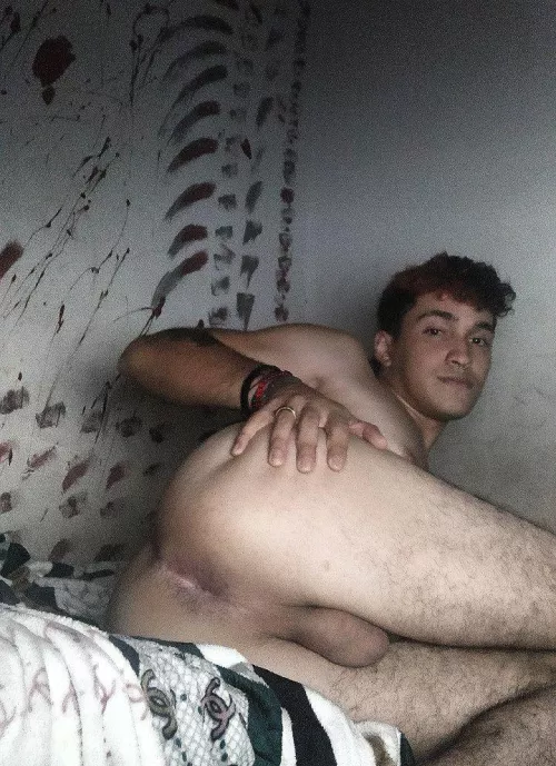 damn my ass looks tight  by yunyun_g