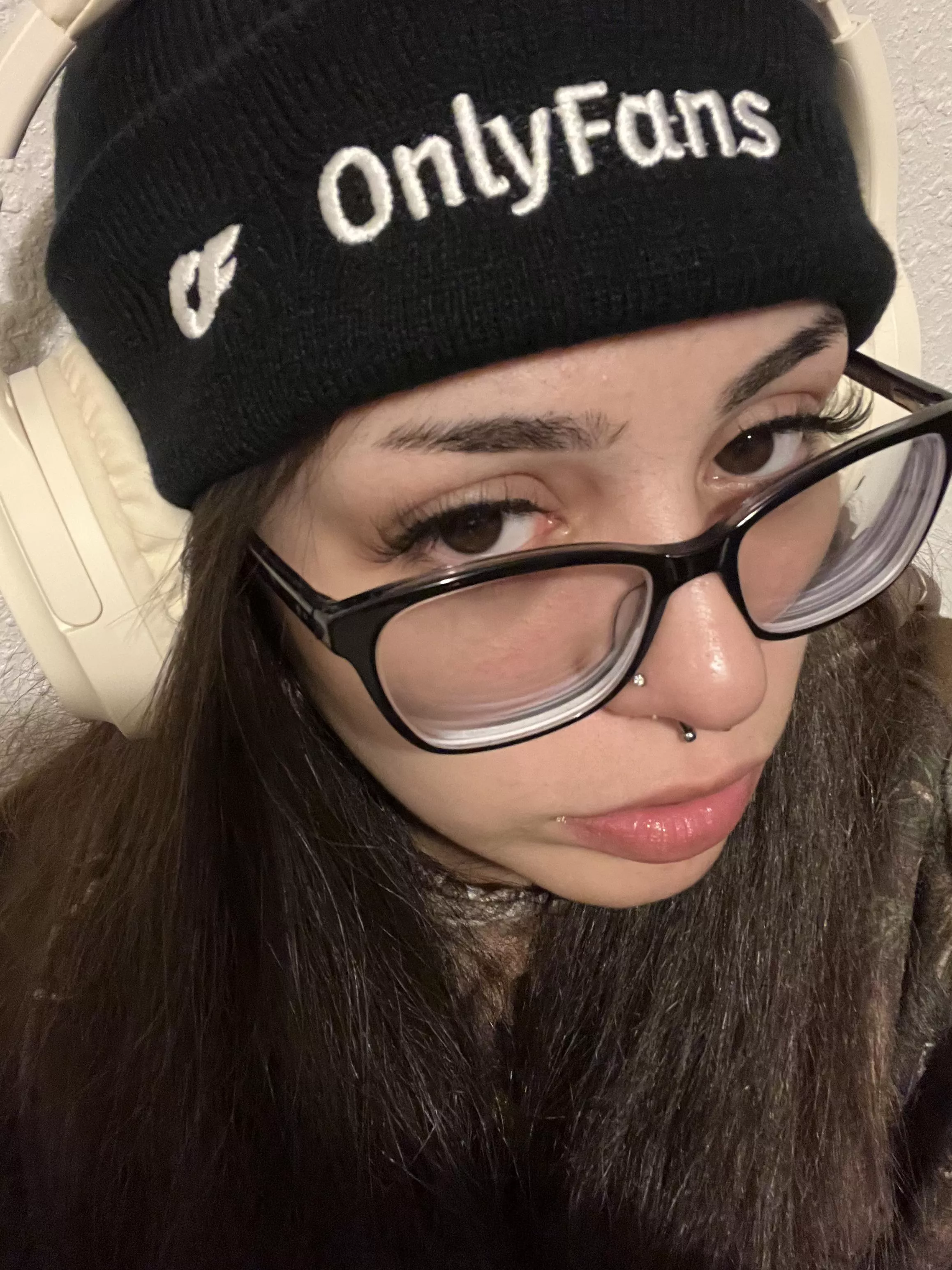 Do you think I’m pretty?  posted by Lilbopeeplovesu