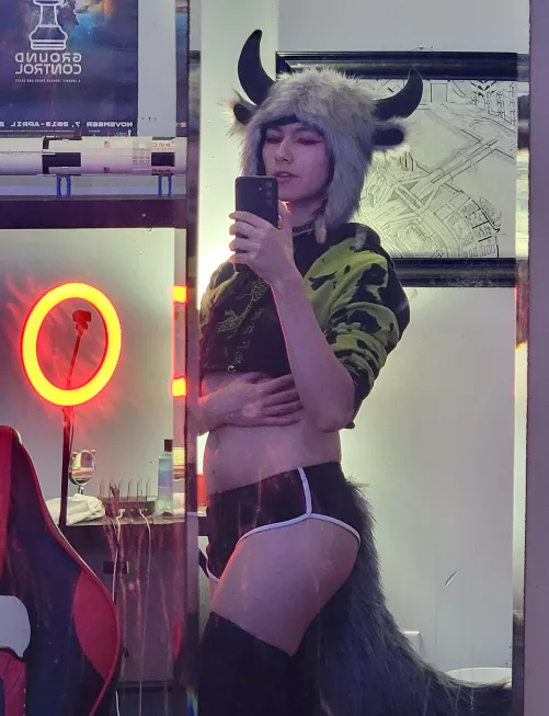 Do you think my hat is cute? 🥺 by willzoneiumOwO