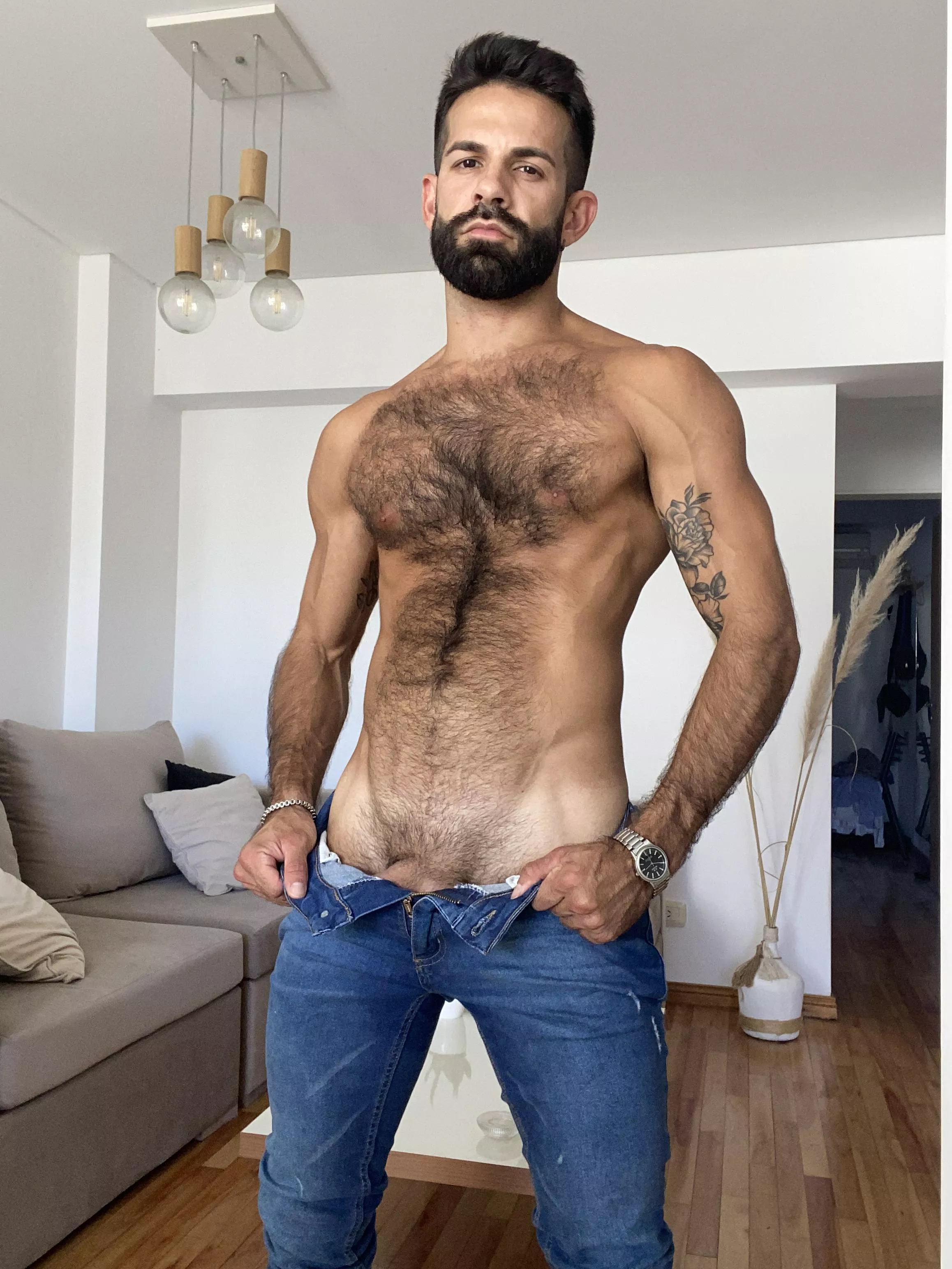 
Does hairless skin show muscle definition better?  posted by Mauri_Maori