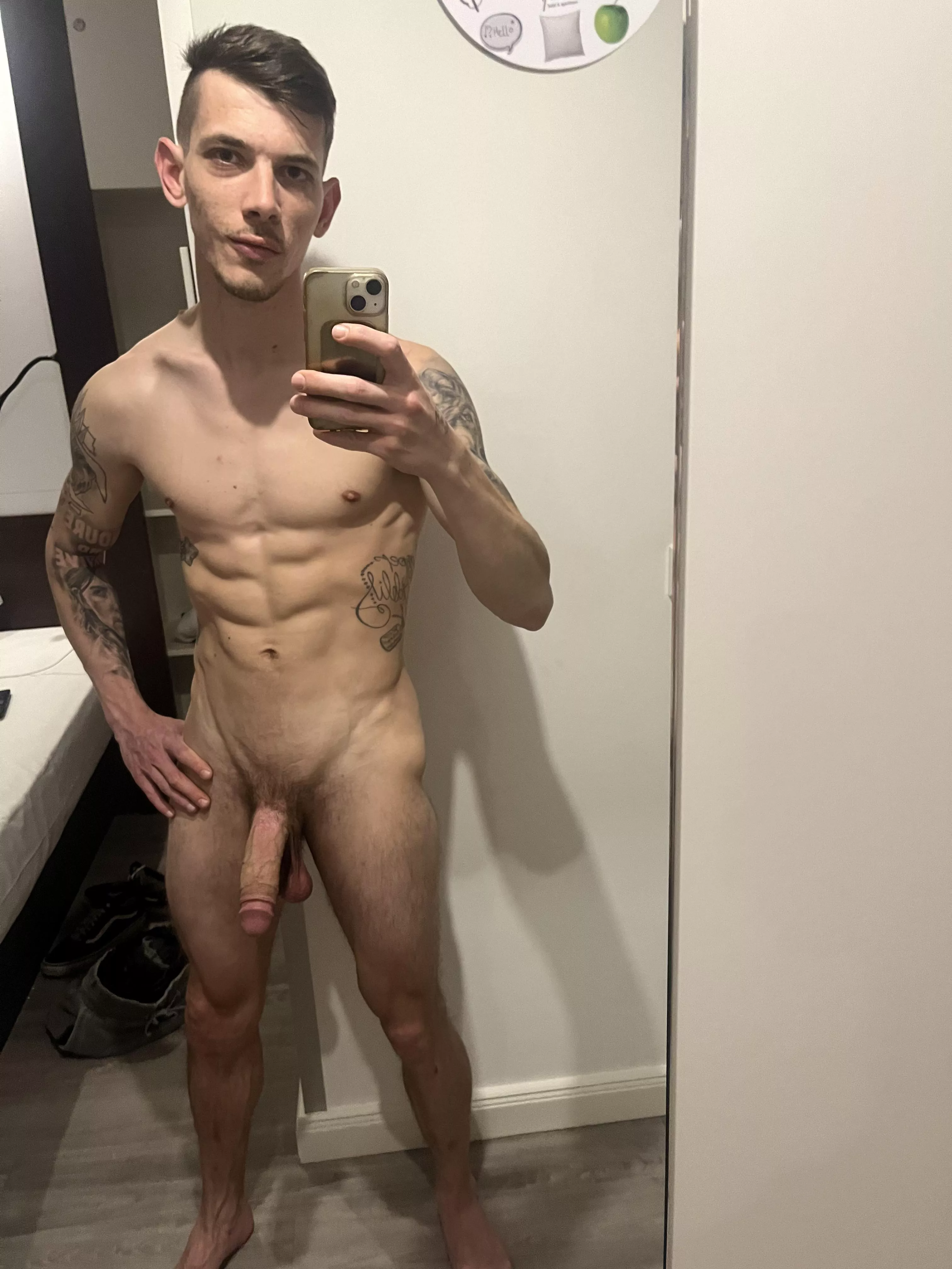 First thing to do in a Hotel Room, take a Nude for y‘all posted by germanboi12