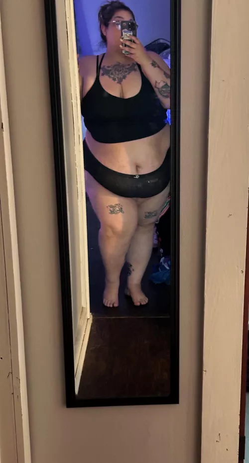 Happy Monday 😚 by sinnamon-dulce