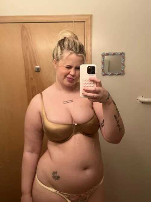 I can’t stop eating and I love it by wispy_girlwa