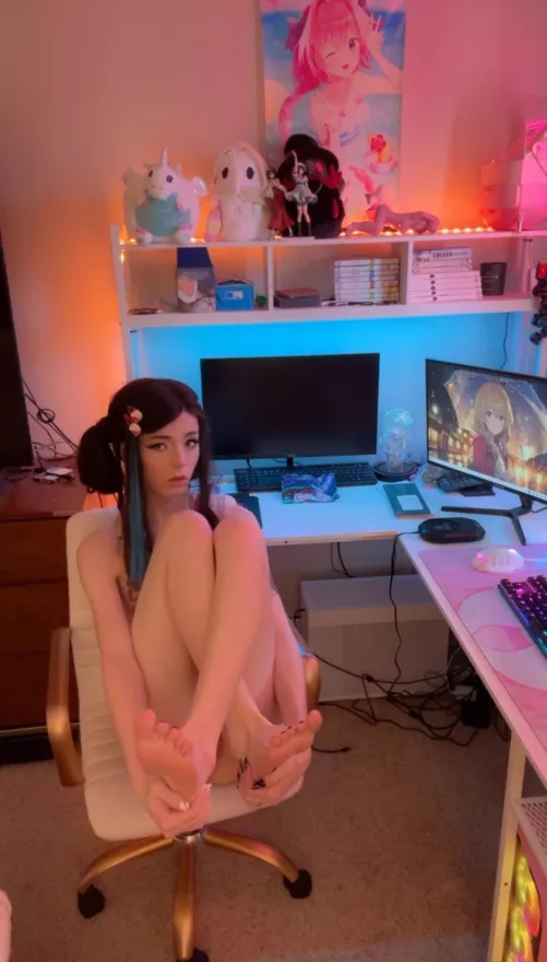 I just went jogging... Thought youd want to snoof 😈 by puppygirlxxx