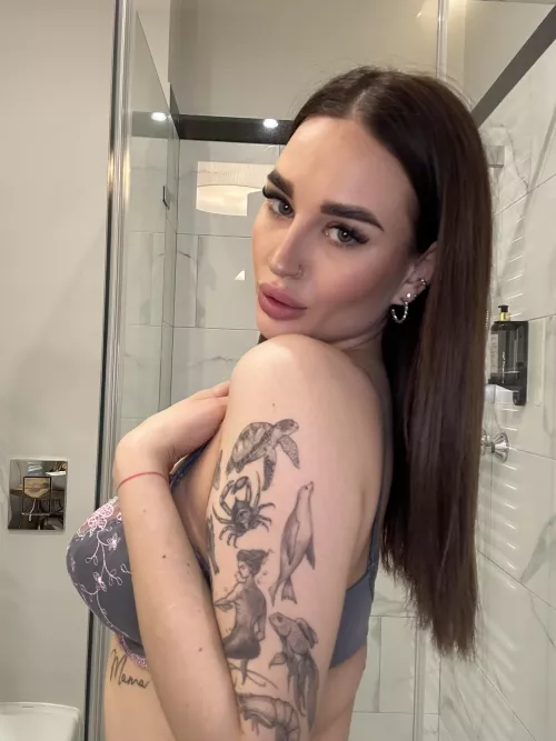 I like to have fun in the shower by adsferurelul