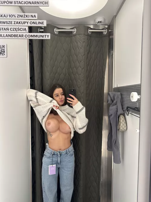 I want to feel your hands on my tits by imlorissa