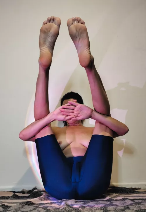 Just stretching  by cecekuin