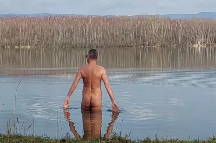 Lake in February by Charlie-Ul