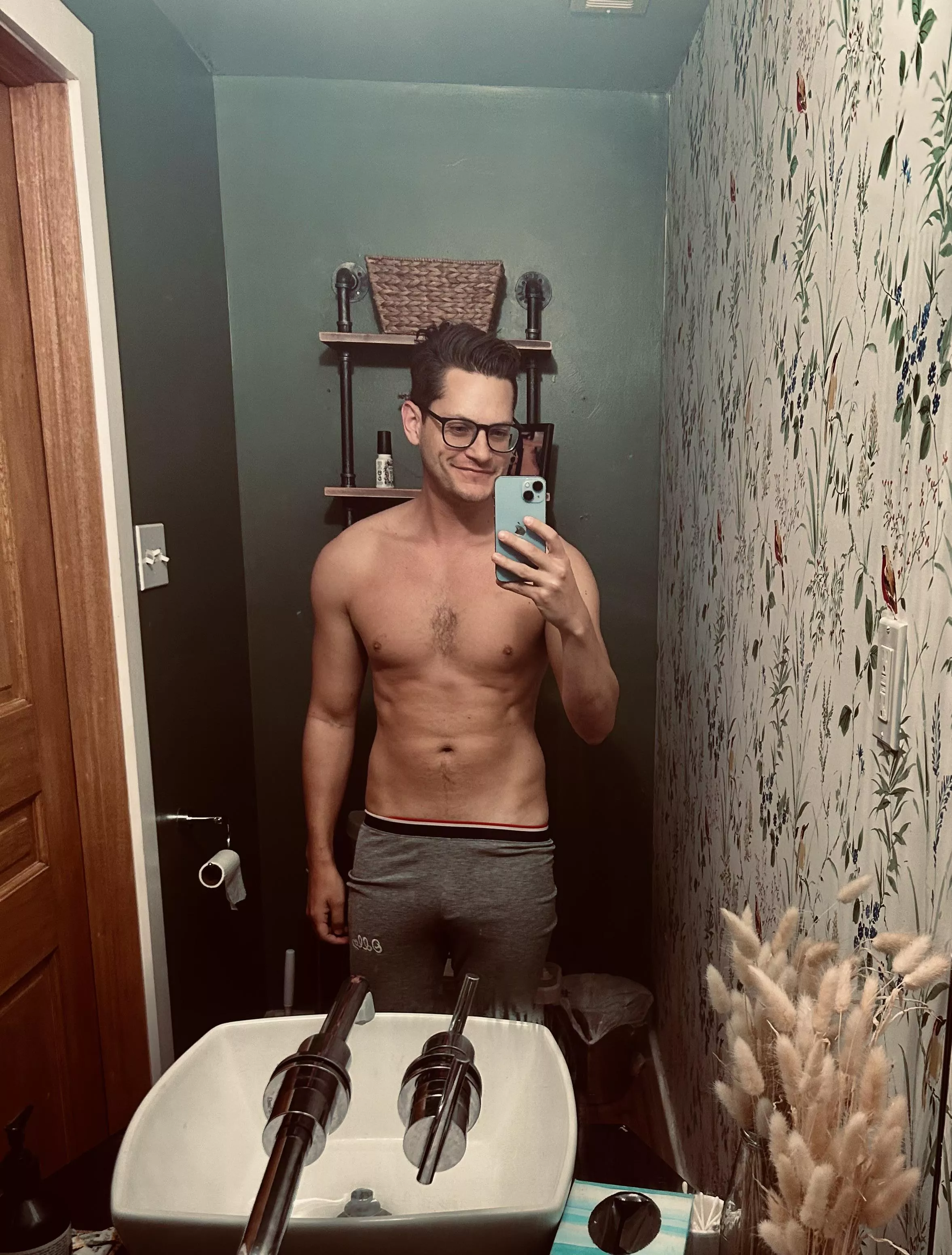 Not sure I'm nailing the whole grey sweatpants thing, but I hear they're pretty popular posted by scoutandabout319