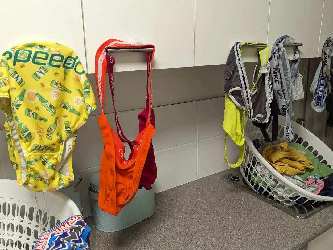 Raining outside so wifey hung my straps off the cupboards to dry 😂 posted by fundies1980