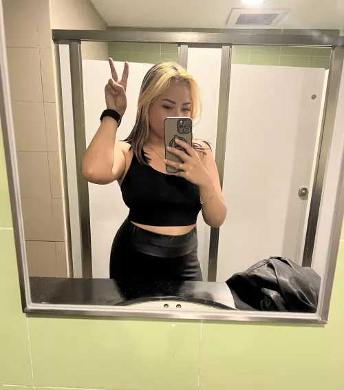 Shy-type 🍑  by baby-Anj