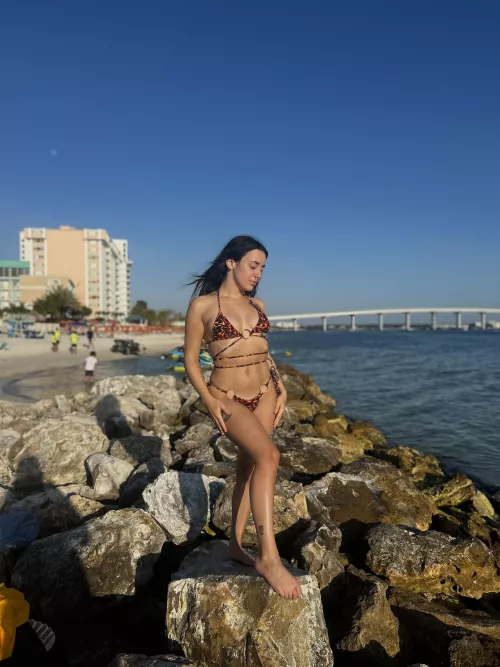 That leg glow though by radbitchliv