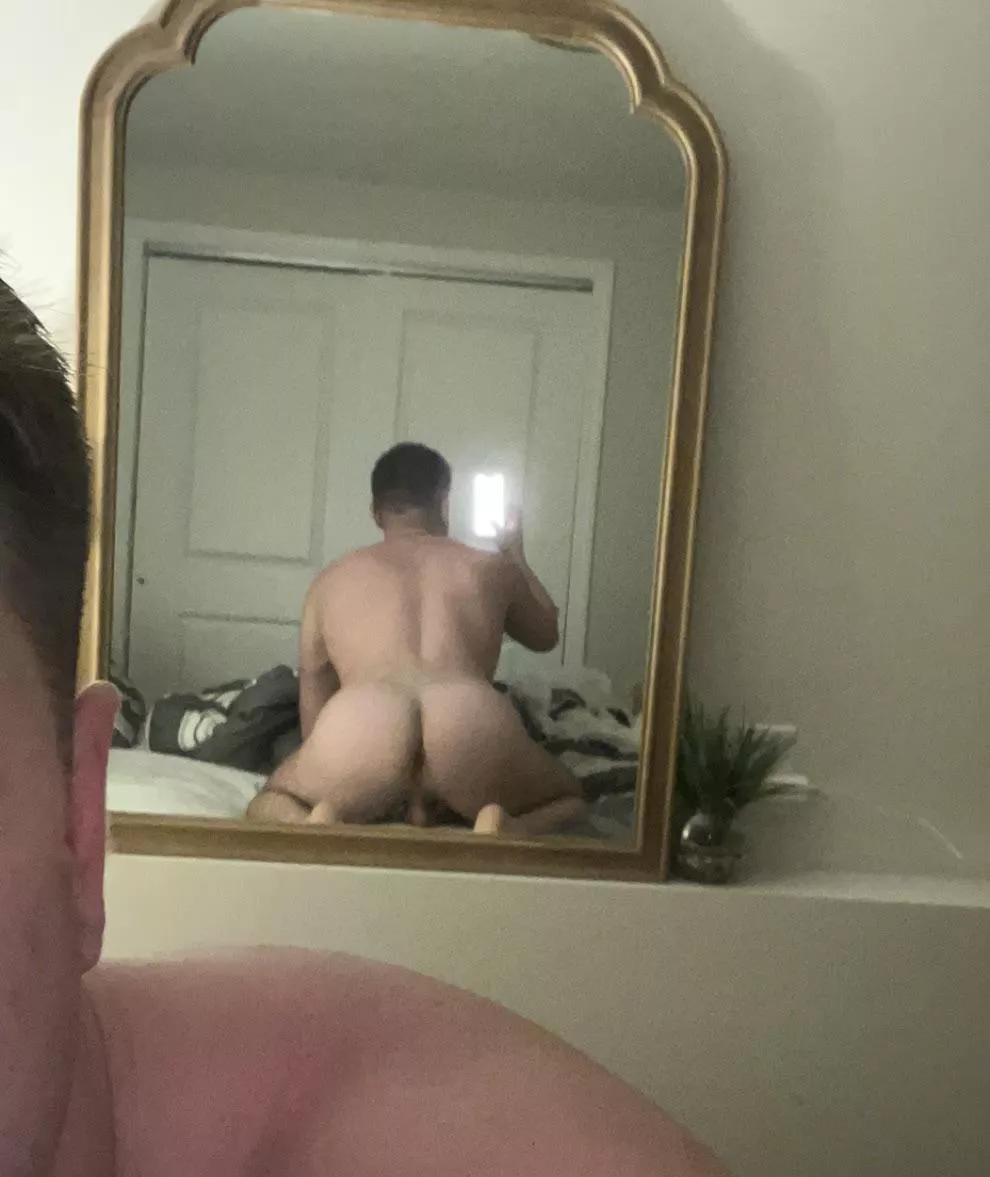 This ass is full of cum rn posted by vin_verdigris