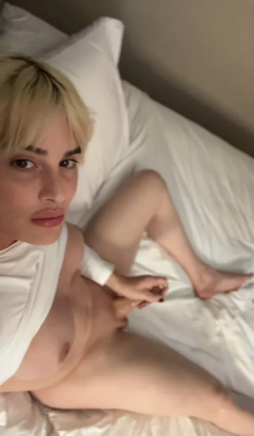 Wanna help me jerk off? by TransLucyBlissful