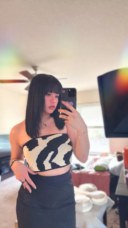 Work clothes selfie by BunniiiWaifu