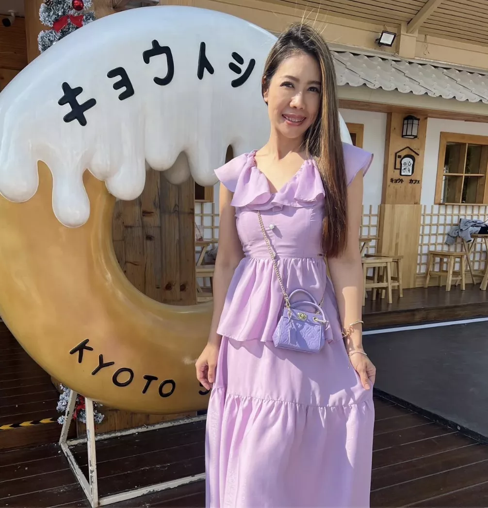 Would you date a simple yet classy girl like me? posted by Top-Most-2517