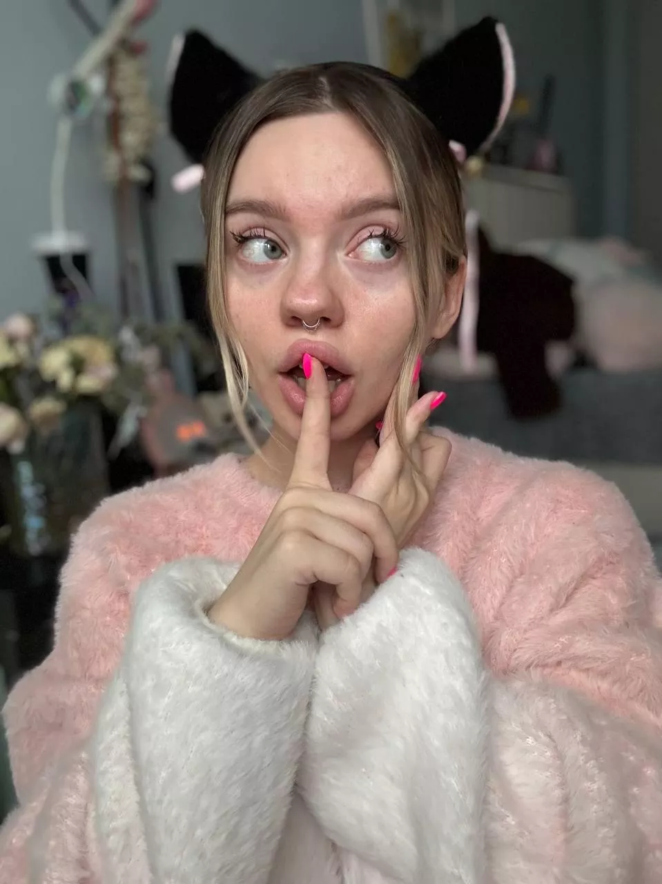 you'd give that cute cat a treat, wouldn't you posted by PrettyGirlHotness