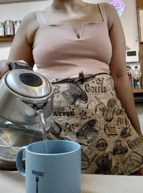 31, so here's some braless [f]un by phiaphies