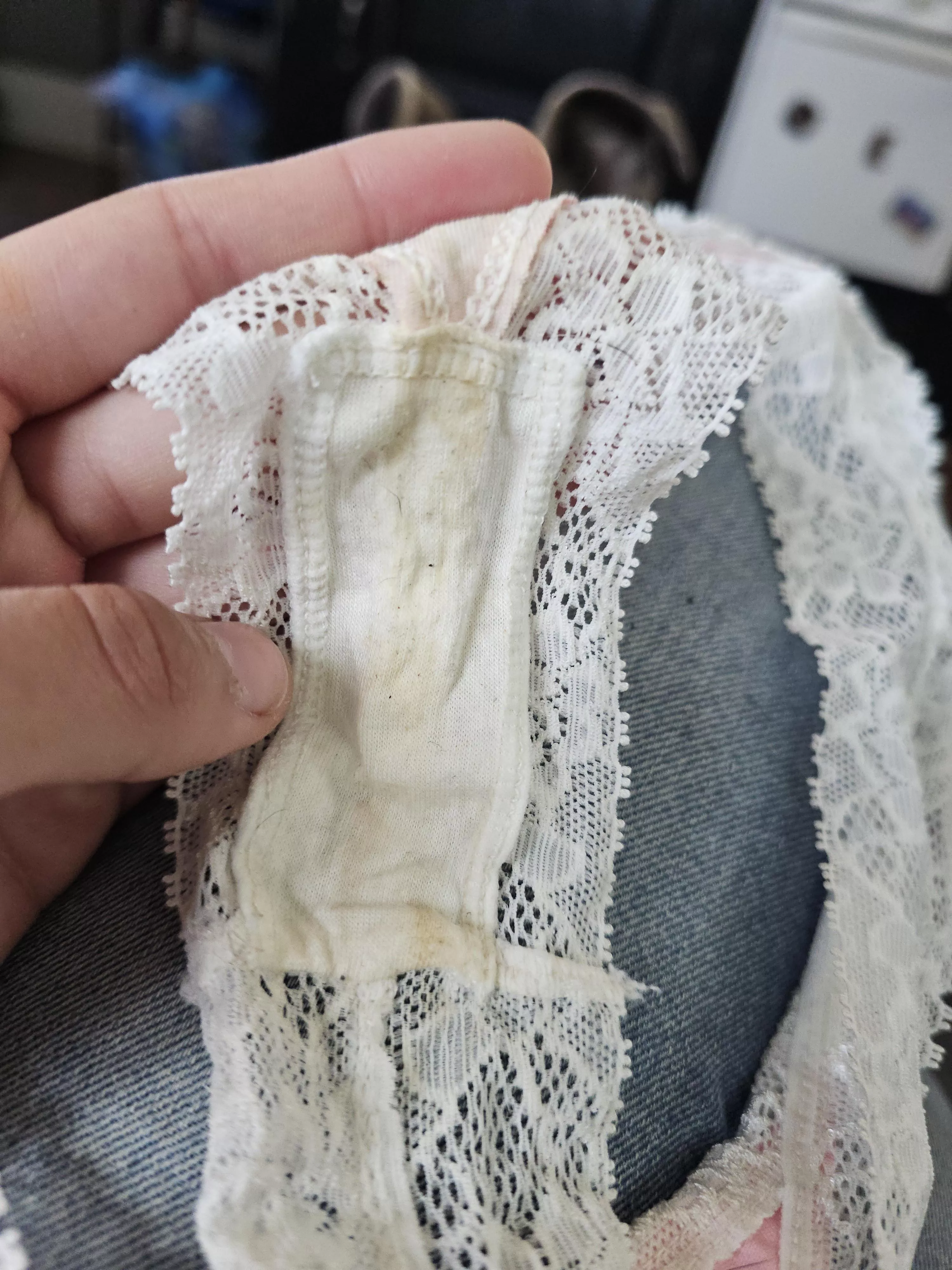 4 day wear never smelled so good 😇 posted by Yourfavoriteguerra