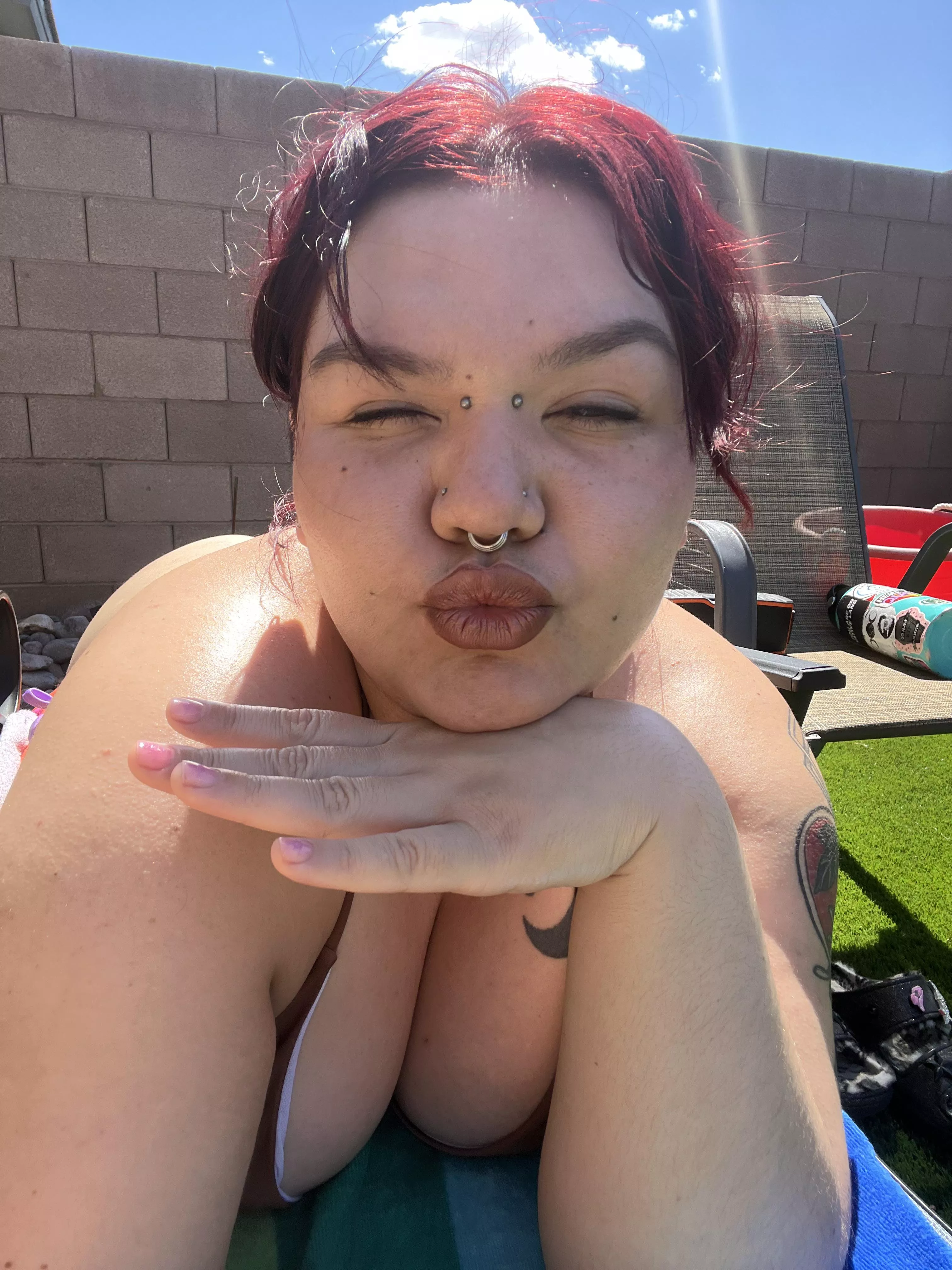 Afternoon 😚 posted by Confident-League8154