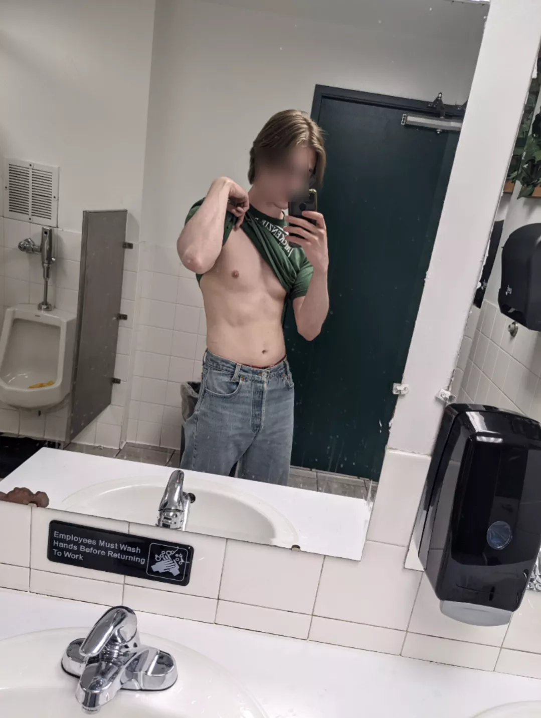 Being a bit of a slut in the gas station bathroom  posted by Gaeleoof