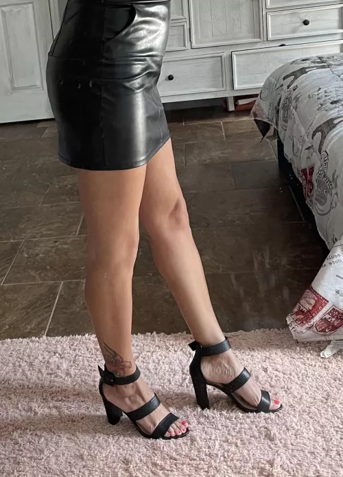 Black is always sexy! 😘  by RedFantasy2x