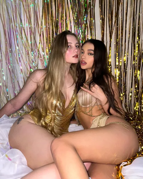 Blonde, Brunette by tonenyc