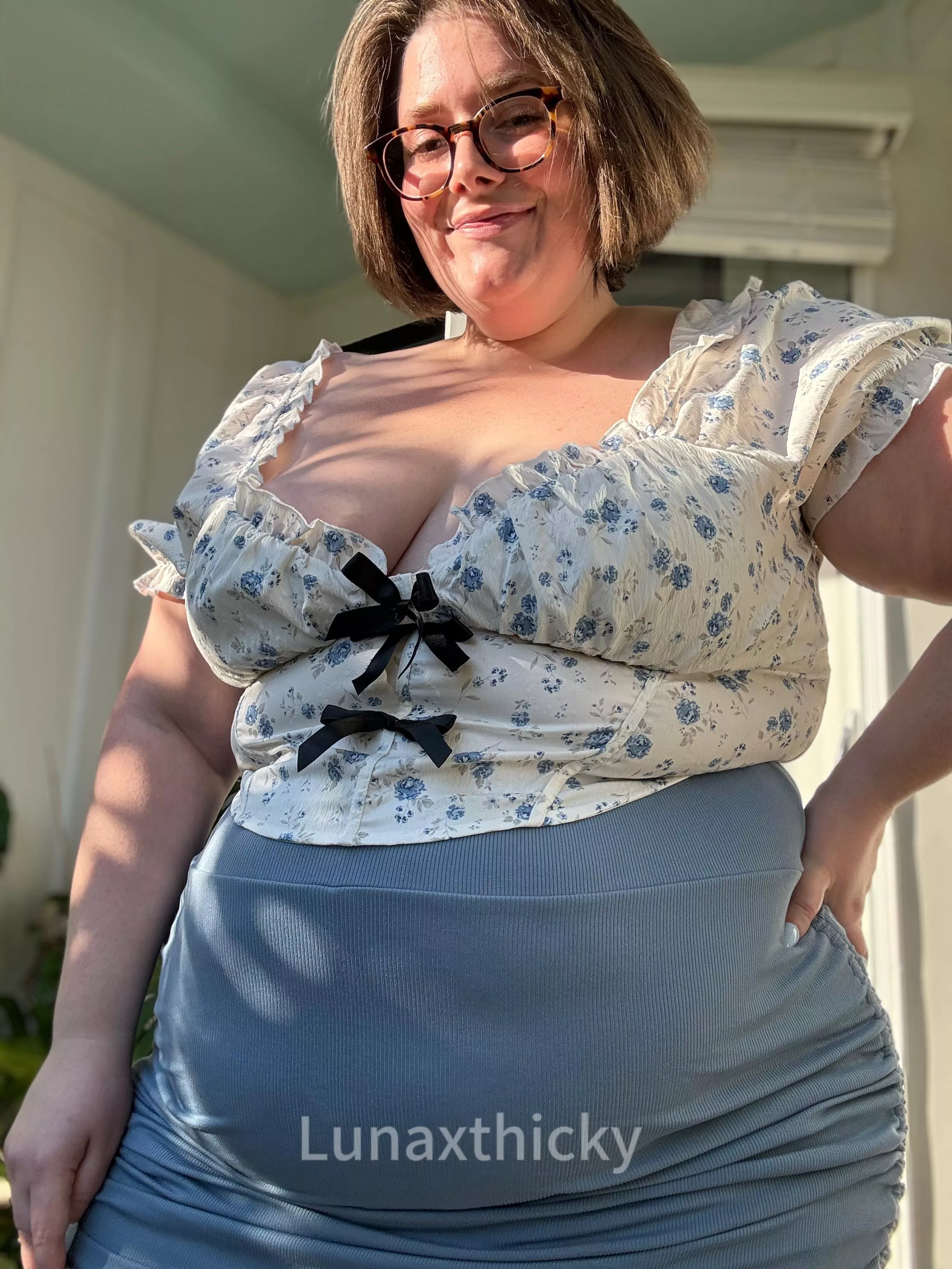 braless days are the best days posted by lunaxthicky