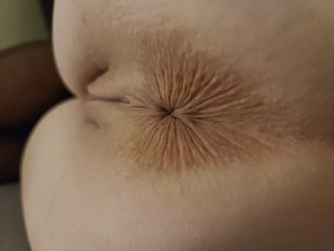 Can someone cover this in cum? ;) by NeighborhoodJumpy505