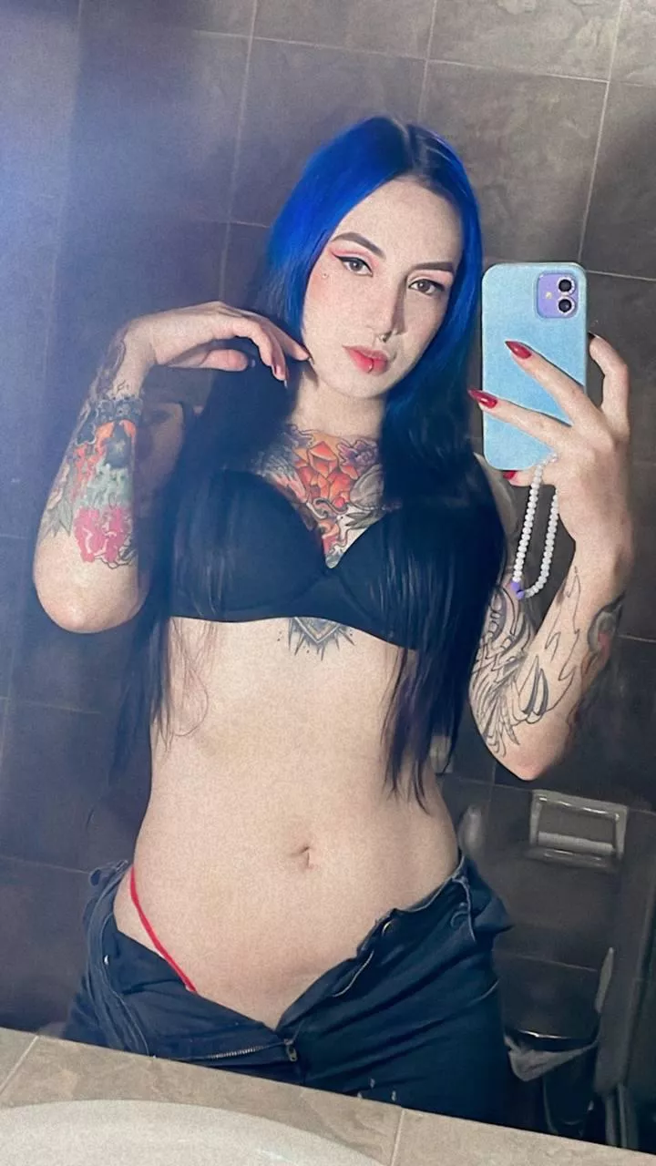 Do you like this croptop? posted by usercp7018