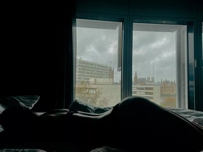 Enjoying the view [F] by Sarah_is_kinky