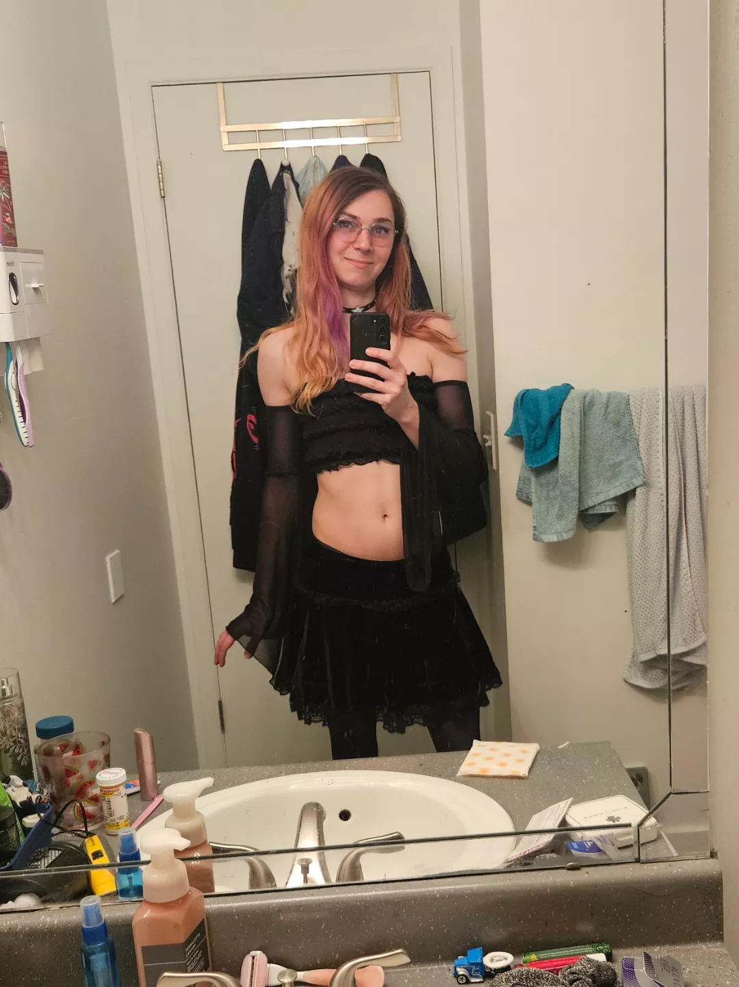 Got a new top over the weekend, and I'm ROCKIN it! posted by Camile_Rose