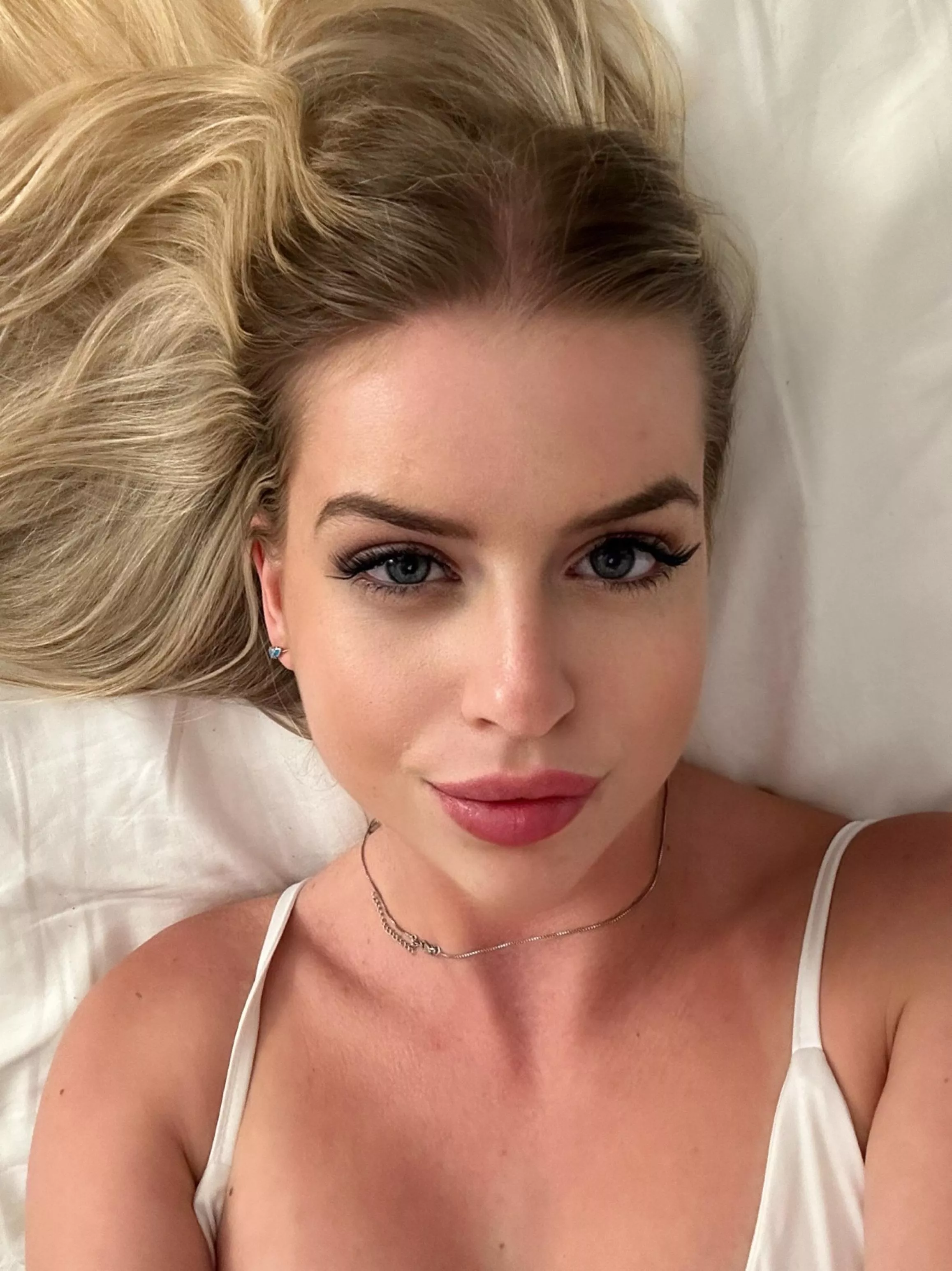 If people were colors, do you think I'd be cute enough to be pink? posted by amputeeee