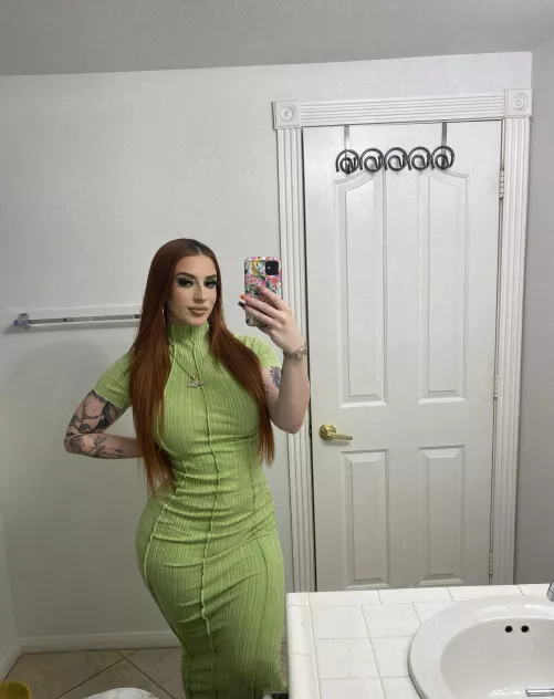 i’m feeling this color  by redheademss