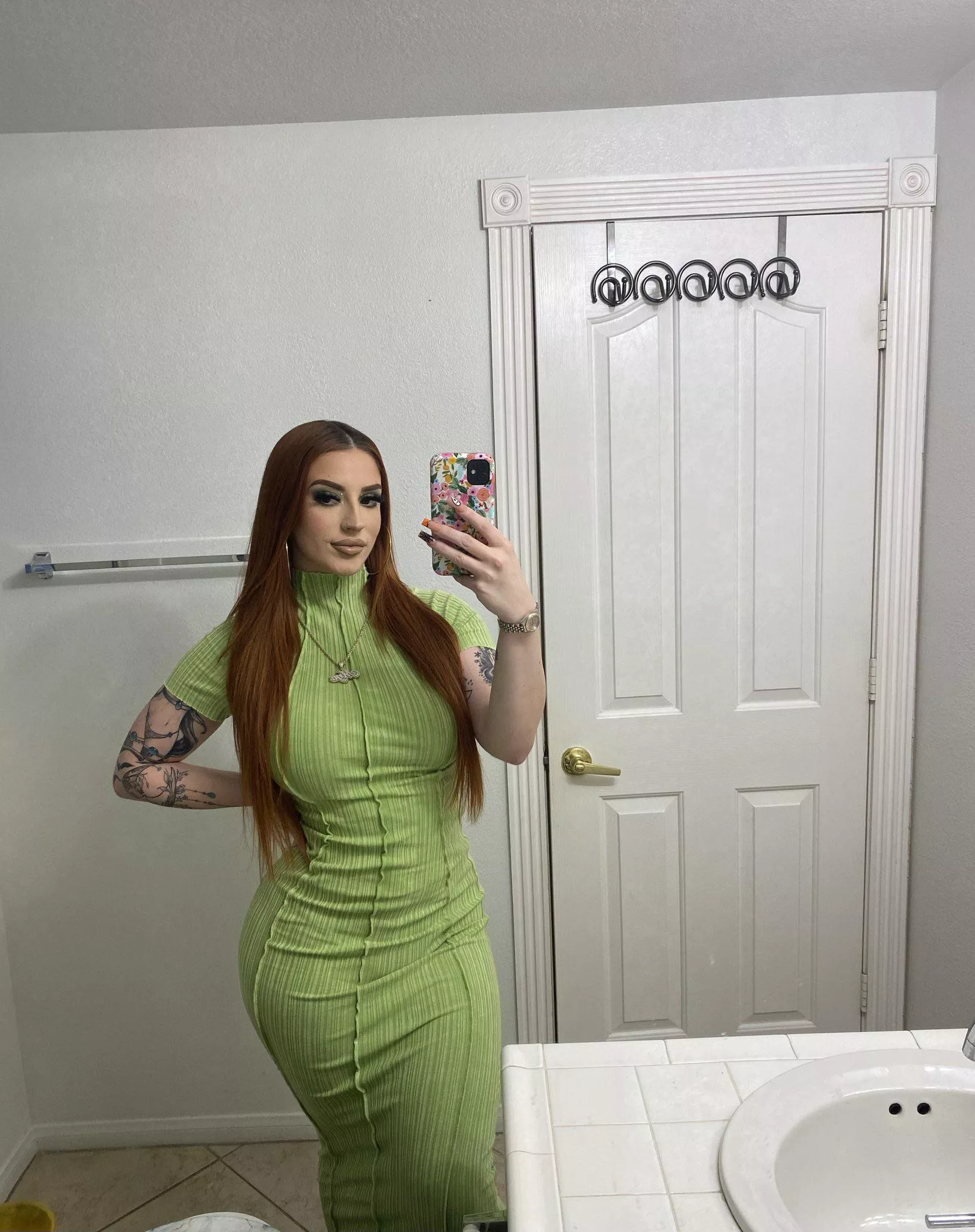 i’m feeling this color  posted by redheademss