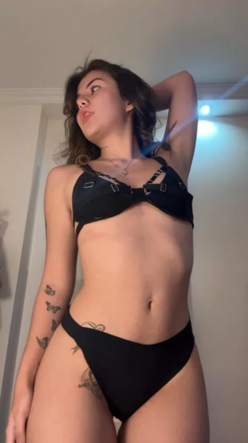 Latins always have the best body by GameVerseYT