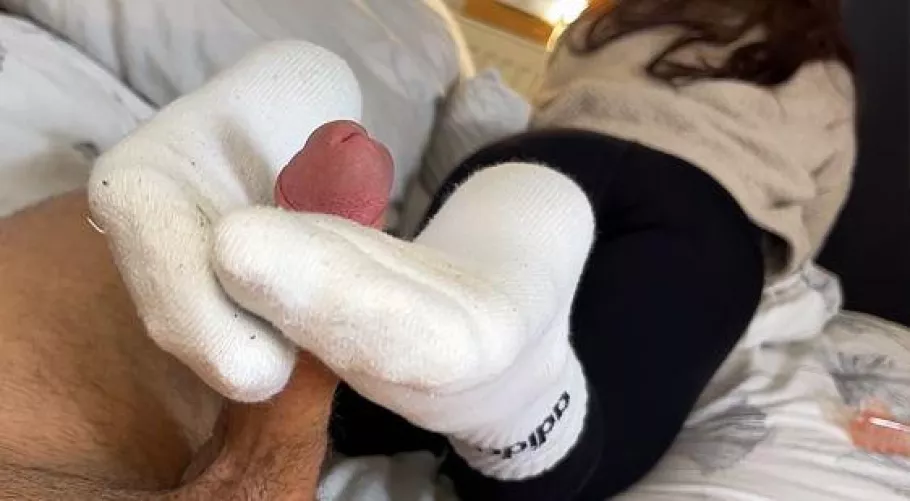 Love playing with your cock [F] by isa_stillsinning