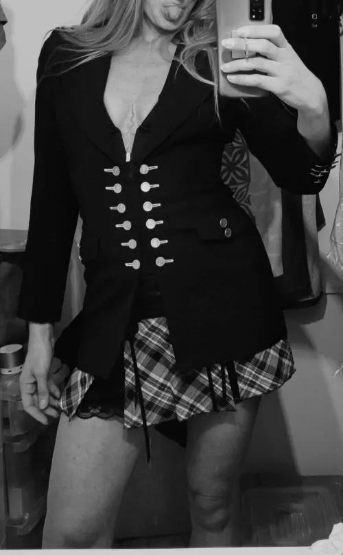 Nothing under ? by GoldNo9589