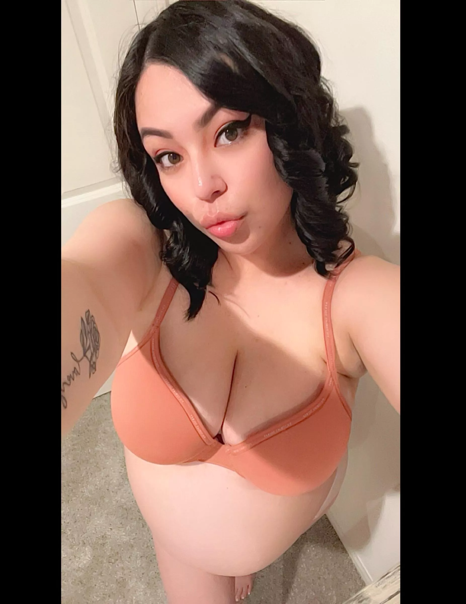 Pregnant Latina 💗 posted by Violetbabbyy